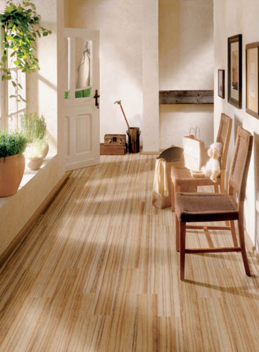 Podłoga laminowana Cocobolo firmy Parador. Cena - 84 zł/m2. NOVATORIA