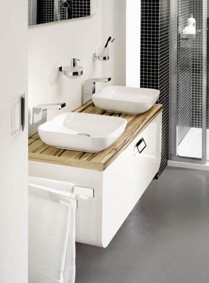 Szafka pod umywalkę z serii Ontario firmy Tiger z lakierowanego MDF-u. Cena - 1830 zł. CORAM