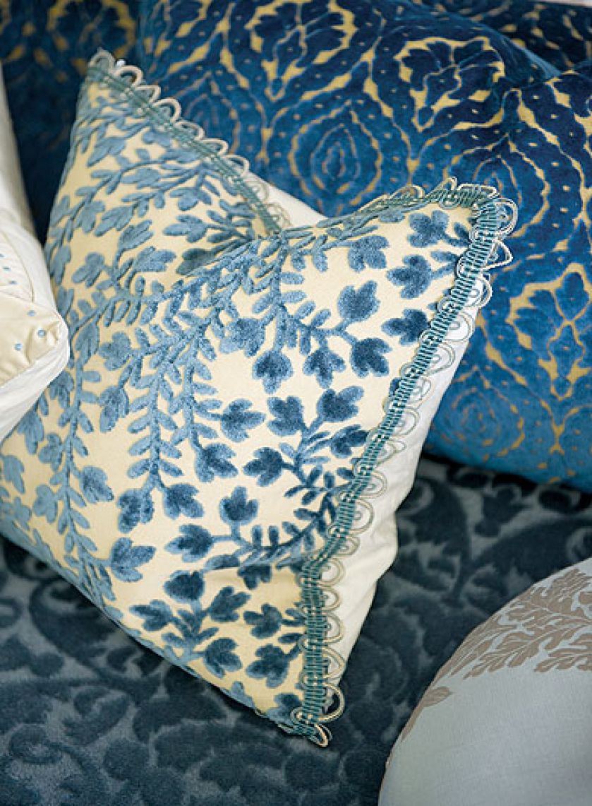 Clarence to cięty welur z The Royal Collection (wiskoza i poliester) Designers Guild – 650 zł za metr. DECODORE