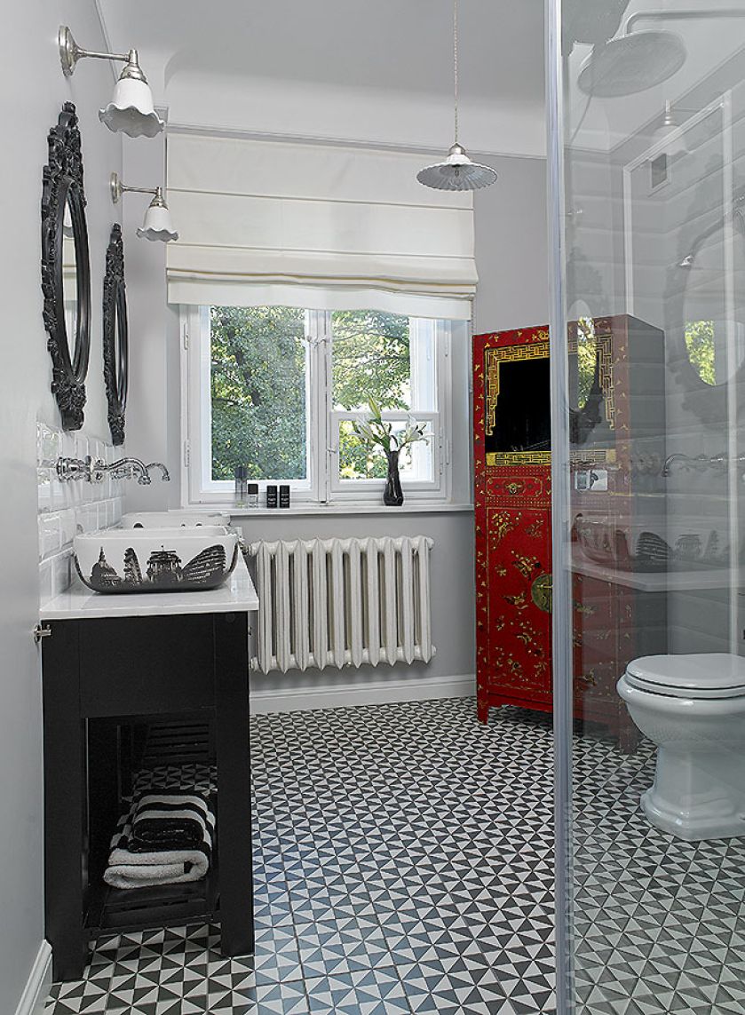 Jak przerobić i urządzić mieszkanie w starej kamienicy. Elegancki apartament w stylu retro i dizajnrskimi akcentami.