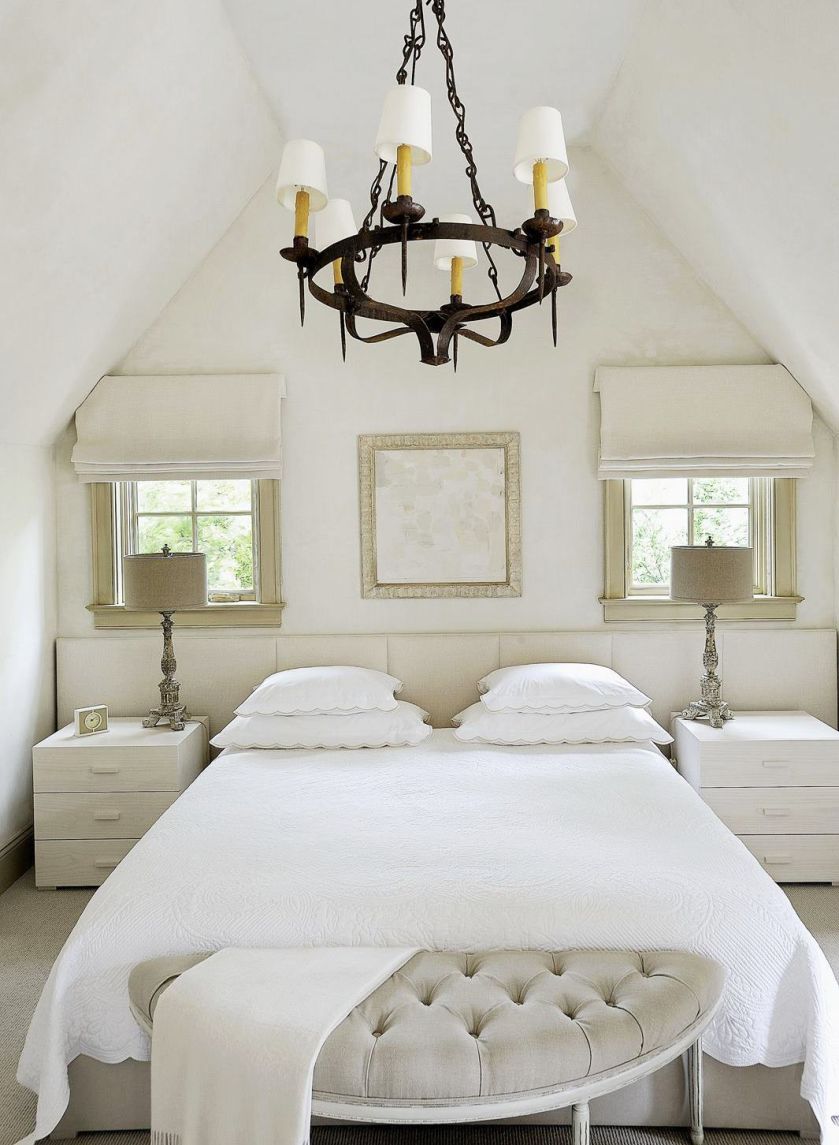 Biała sypialnia - meble, dodatki, aranżacje