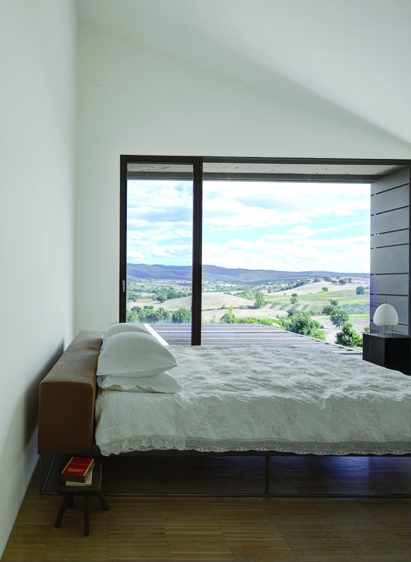 Tylko spójrzcie na toskańską rezydencję Piera Lissoniego, włoskiego projektanta i mistrza minimalizmu.