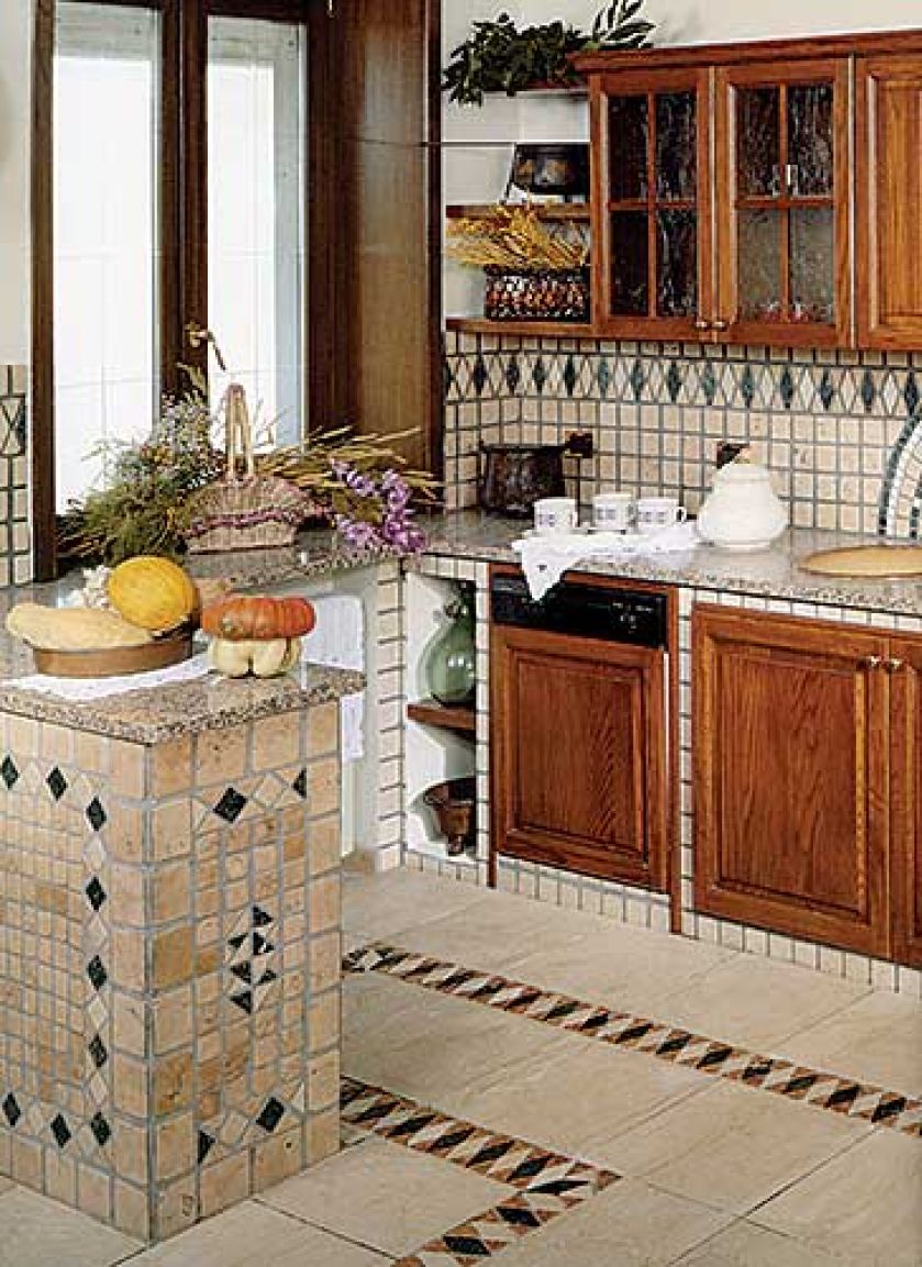 Marmurowe dekory sprawdzą się na podłodze, kuchennej wyspie i ścianie. RUSTICO