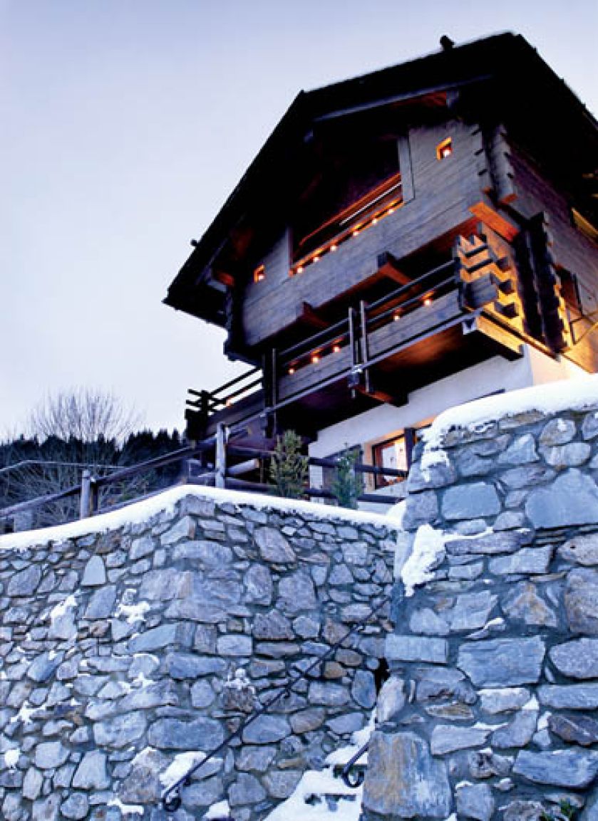 W trzypiętrowym domu w Chamonix Virginie urządziła górski pensjonat.