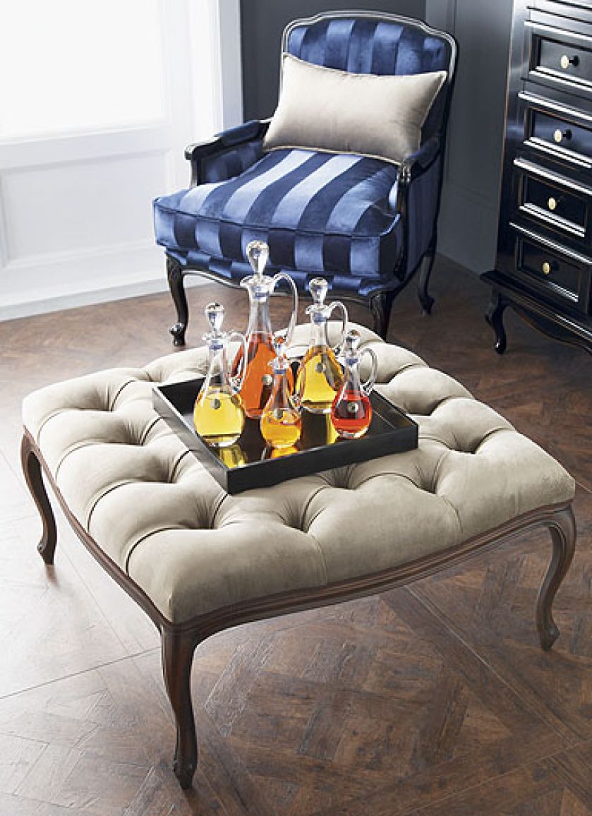 Za tapicerowany puf Canada zapłacimy od 1390 zł. MEBLONOWAK