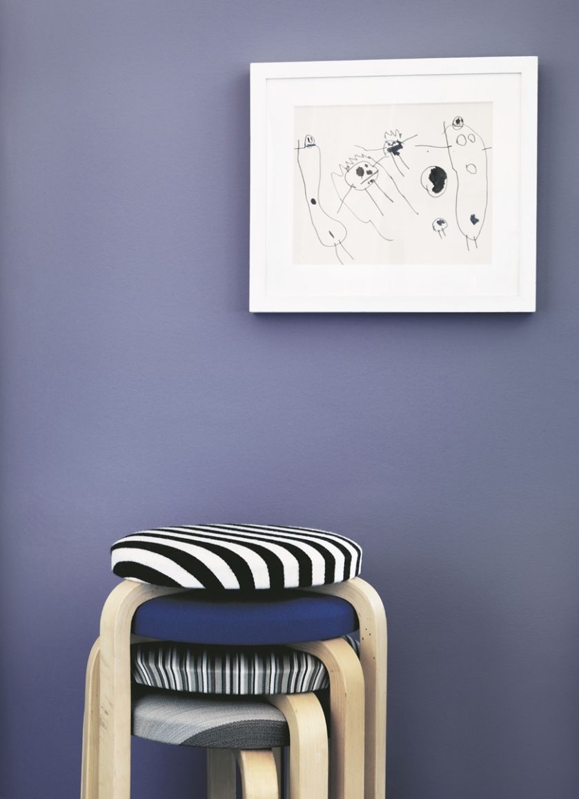 granatowa ściana jakie dodatki