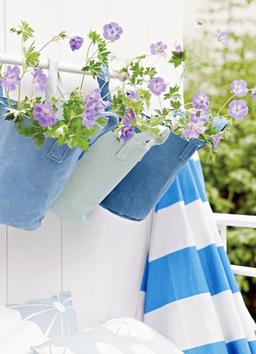 kwietnik na balkonie