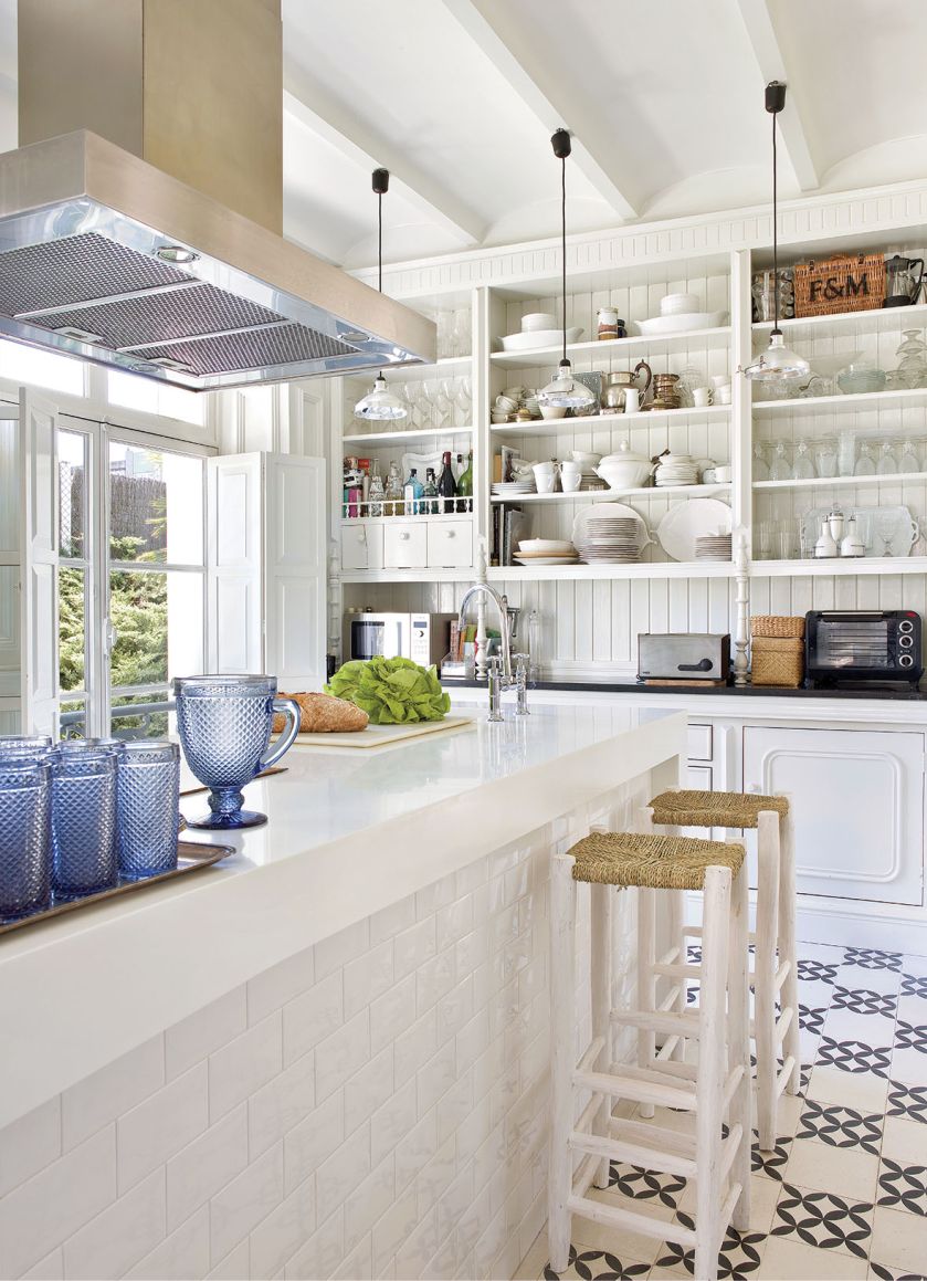 Ta hinduska willa pamięta niejedną metamorfozę: bywała restauracją, hodowano w niej szynszyle, później popadła w