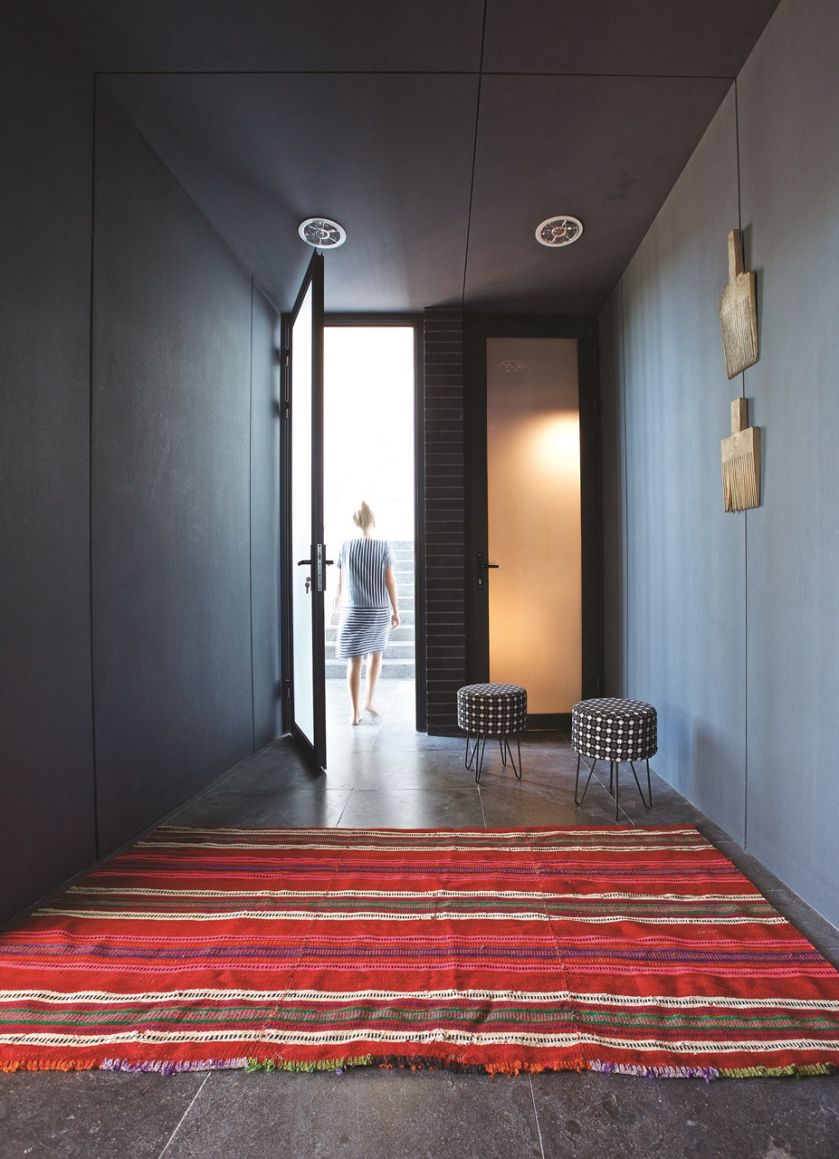 Nowoczesny dom, który łączy modernizm i azjatyckie fascynacje