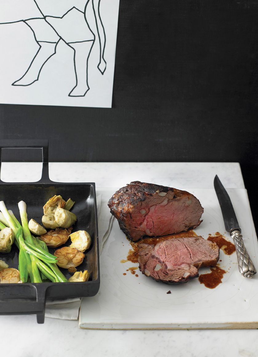 Rosbef z pieczonym czosnkiem. Dla miłośników steków, kotlecików, medalionów