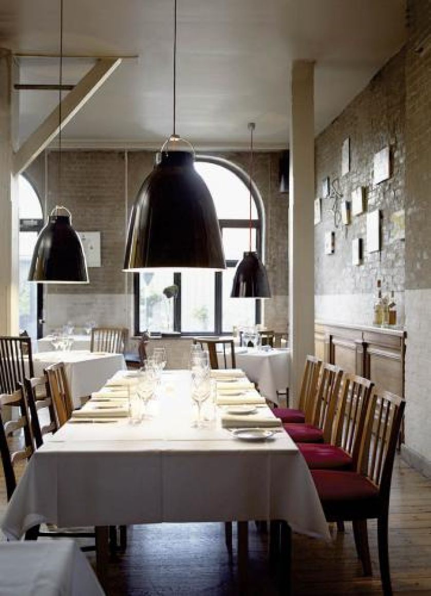 Żyrandole Caravaggio można zamówić w kolorze czarnym lub białym. Cena - 429 zł. INLIGHT