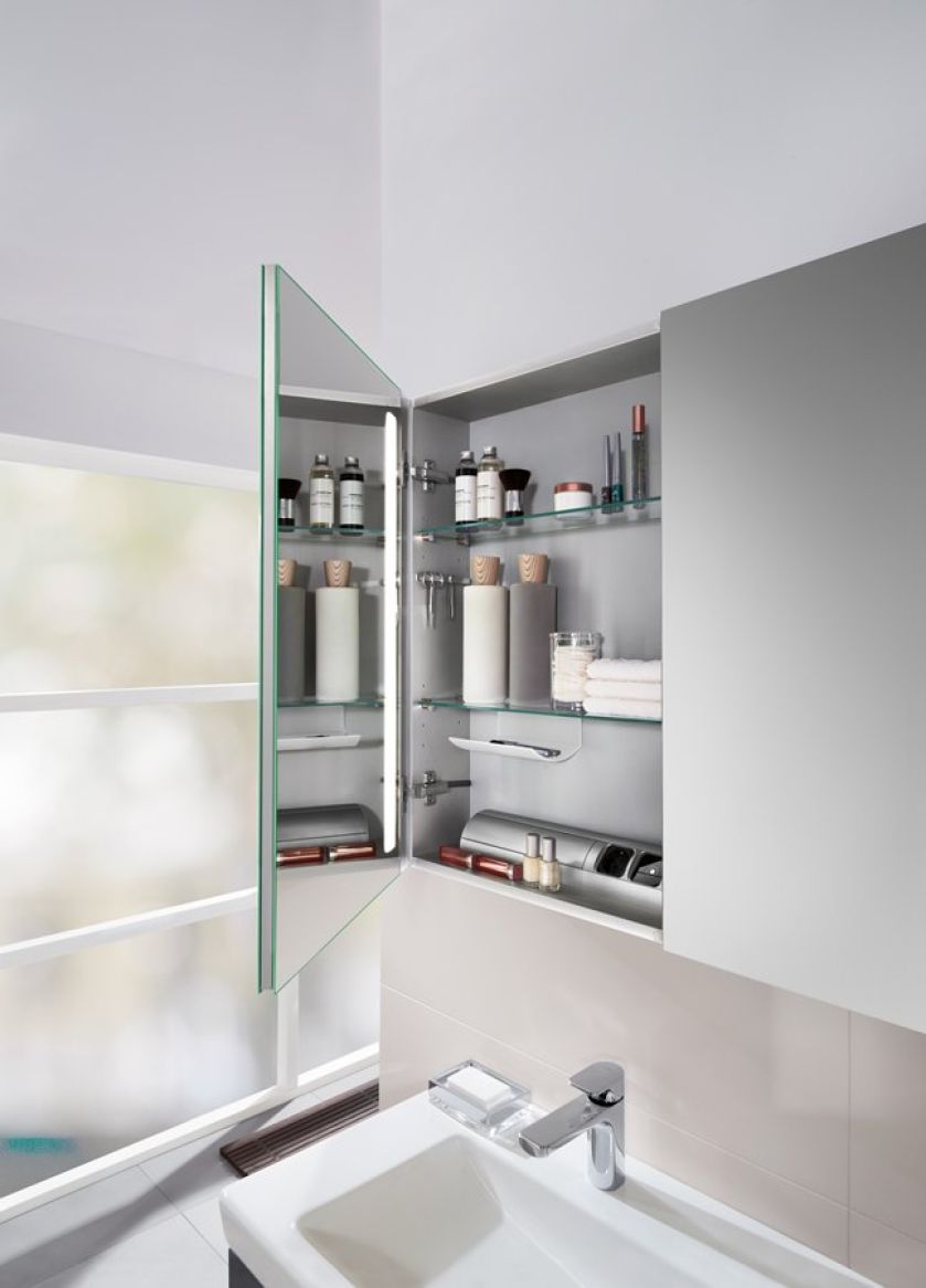 2w1, czyli lustro z szafką. Villeroy Boch