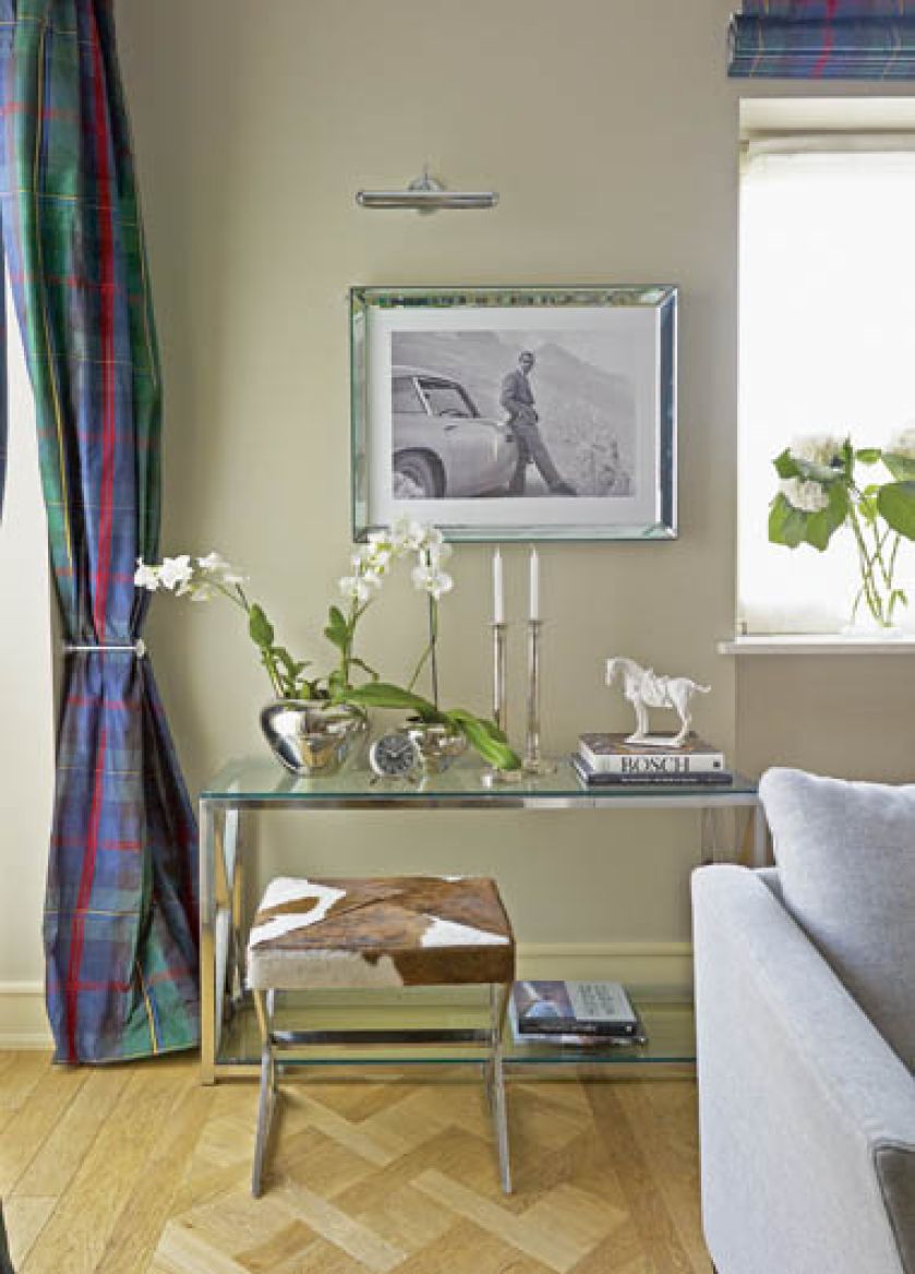 Stal i szkło. BED BREAKFAST. Komoda czy konsola?