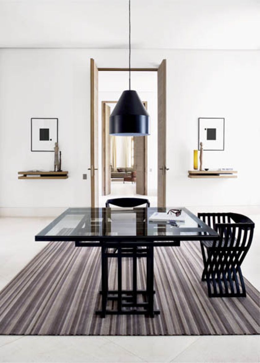 Ta lampa swoją nazwę wzięła od bohaterki greckiej tragedii. Antigone. LIGNE ROSET