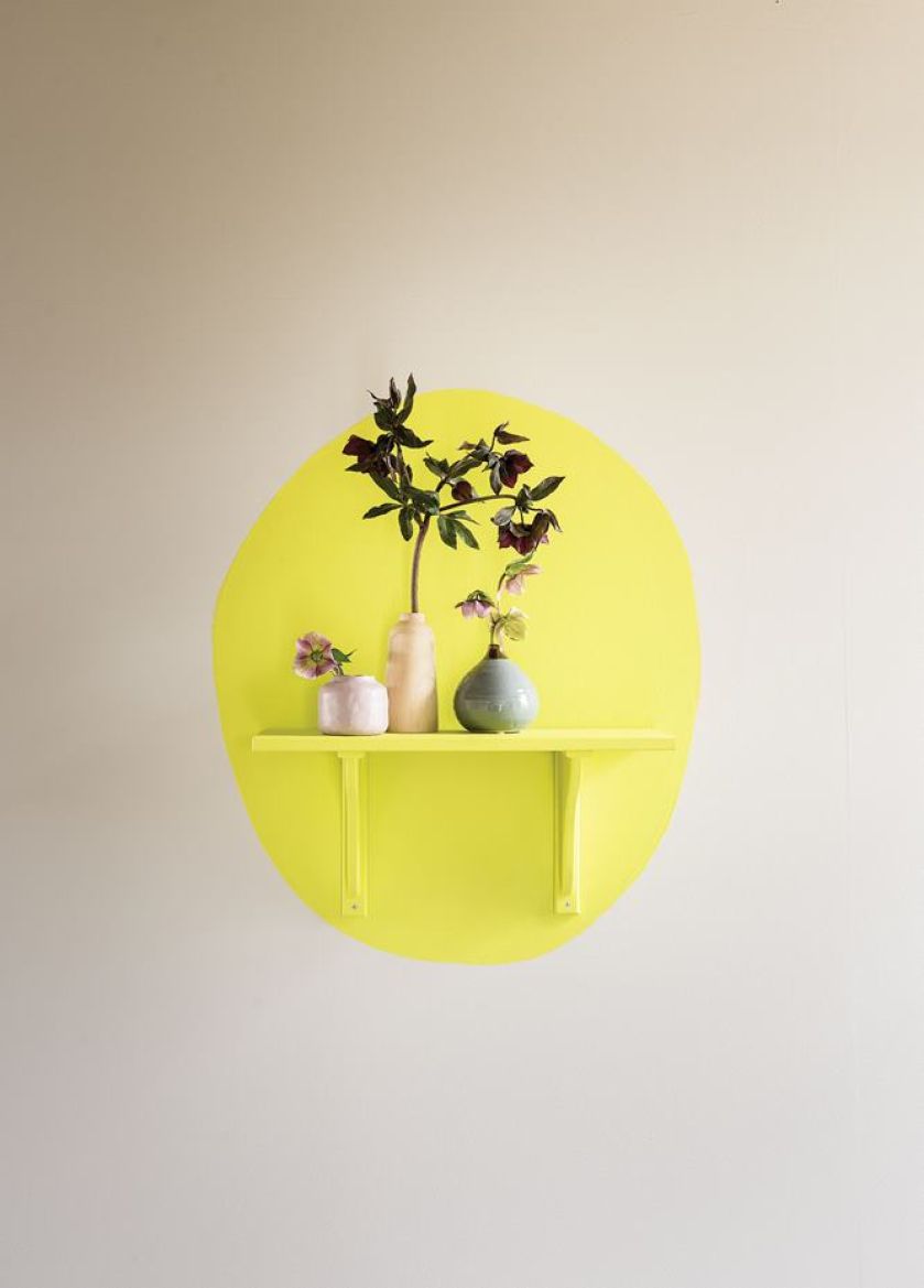 KÓŁKU na ścianie farba Fusion Matt, kolory z mieszalnika Dulux: tło F2.04.74, kółko G4.50.75, półka