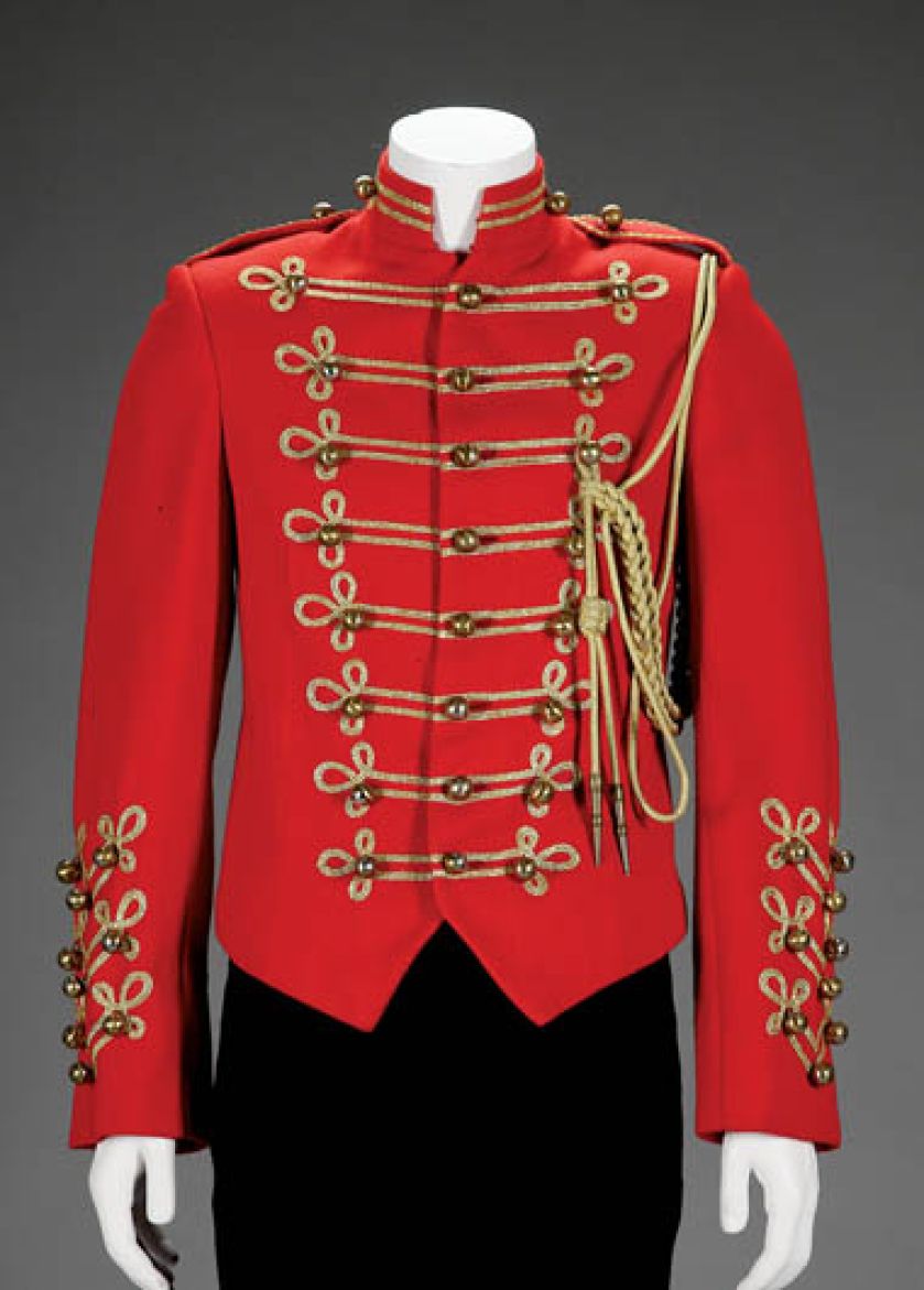 Kurtka Michaela Jacksona sprzedana za 102 000 dolarów.