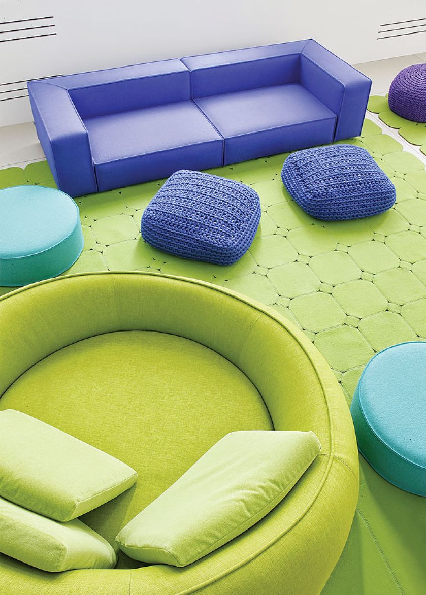 Fotele Ease, projekt: Francesco Rota dla marki Paola Lenti.