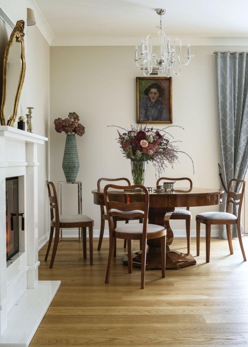 salon w stylu klasycznym z nowoczesnymi dodatkami