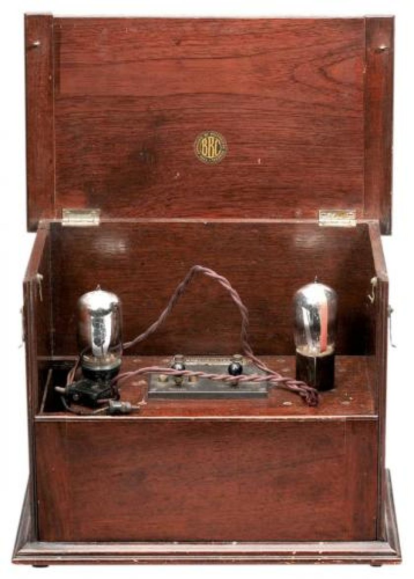 Odbiornik z fabryki Marconi, 1922 r., fot. FORUM