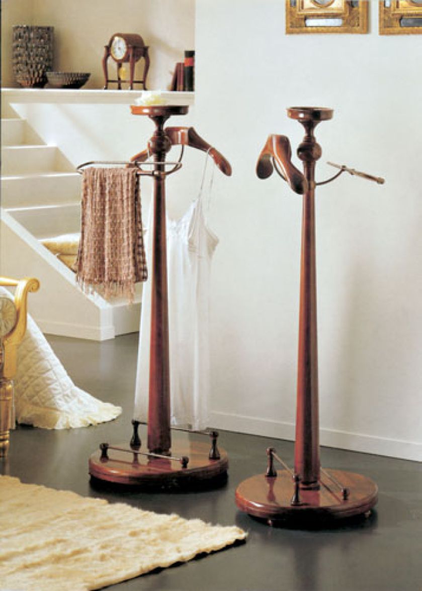 W garderobie nie tylko szafa. Eleganckie wieszaki są nie tylko praktyczne, ale też ozdobią sypialnię. HEBAN