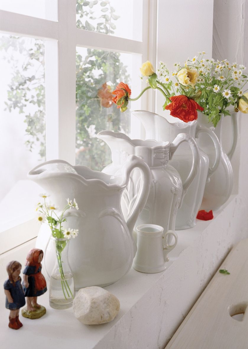 wiosenne dekoracje w oknie