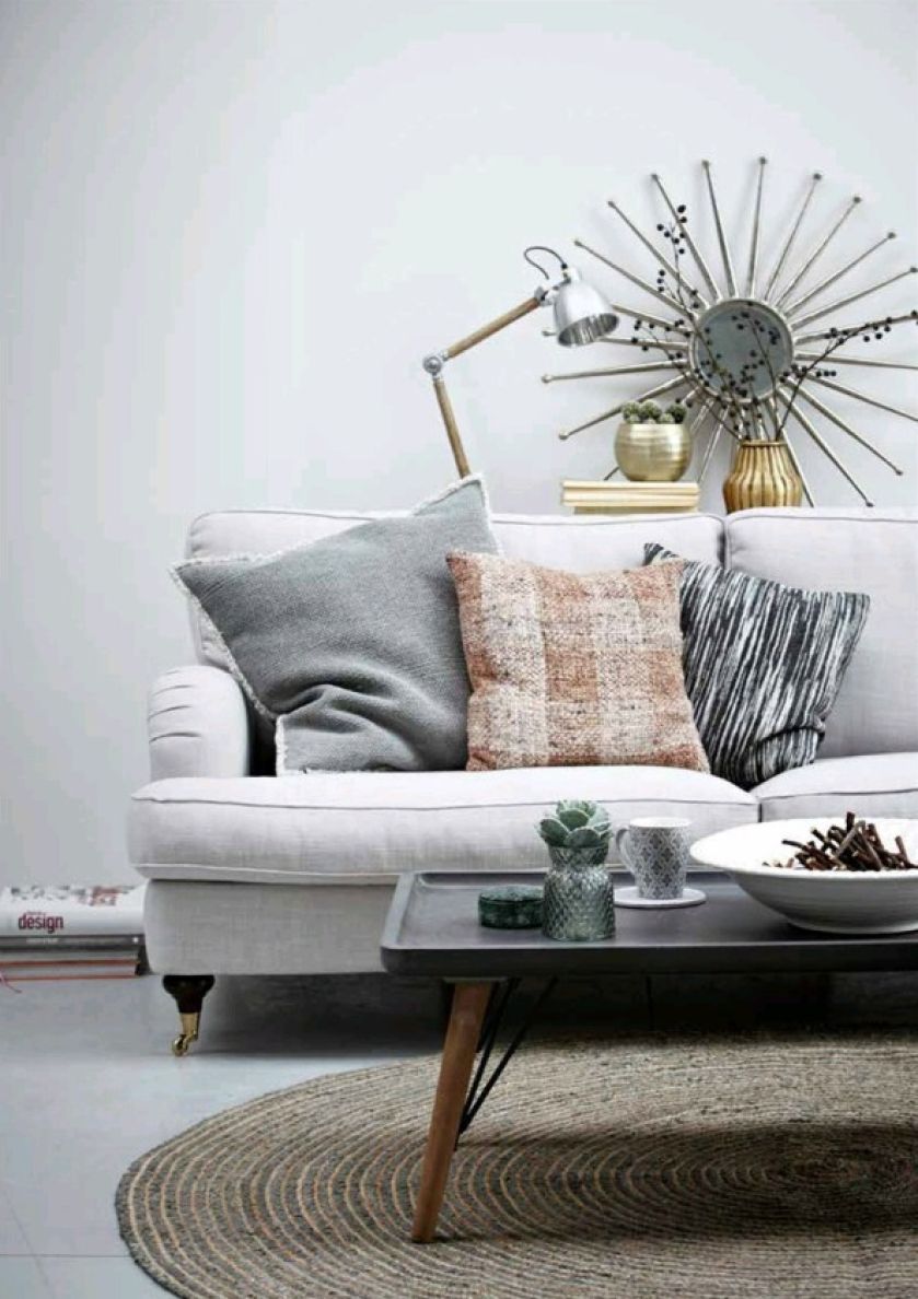 Bogactwo odcieni tego koloru - od srebrzystych, przez gołębie, po grafitowe - daje wiele możliwości zarówno łączenia ich ze