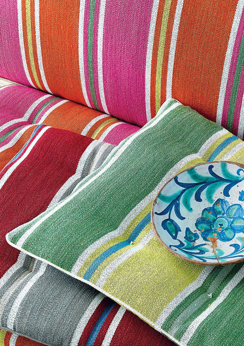 Najnowsza kolekcja luksusowej francuskiej marki stawia na lny, hafty i energetyczne kolory, Manuel Canovas