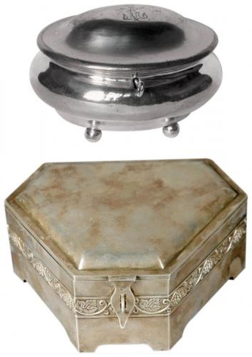 Platerowa, owalna na czterech nóżkach, zamykana na kluczyk, firma Christofle, cw 1500 zł, DESA KRAKÓW.