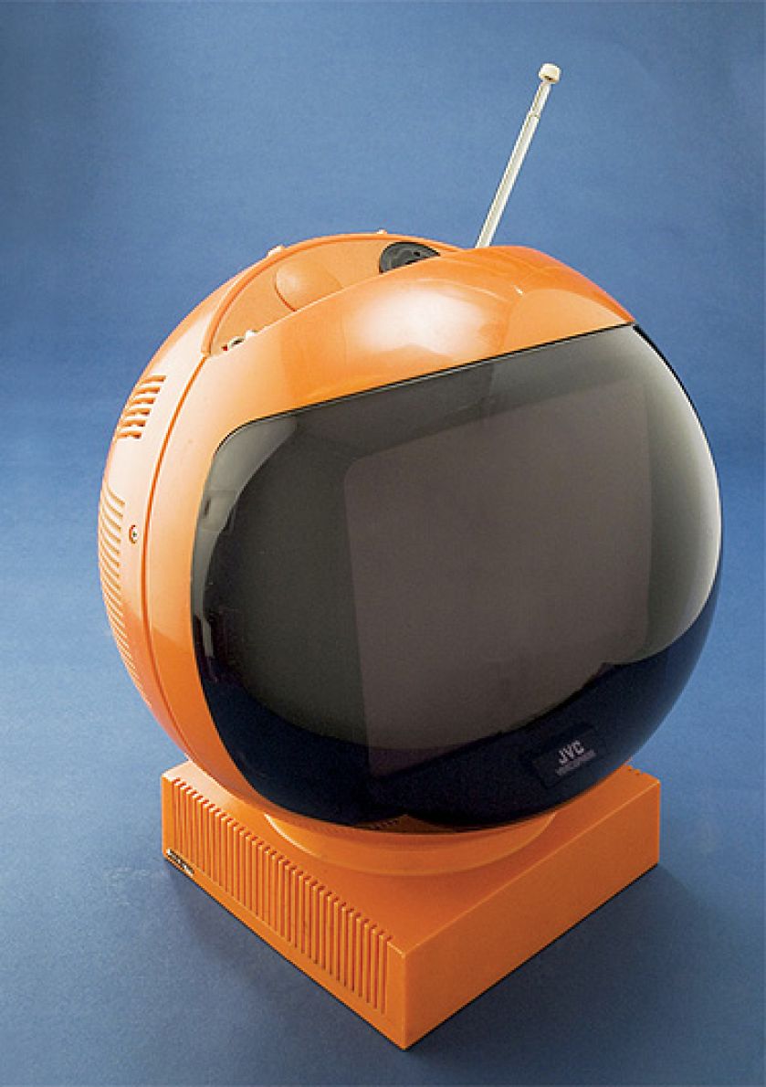 Futurystyczny telewizor JVC (3241UK) przypomina kask astronauty. Sprzedawany był od roku 1970 roku, do wczesnych lat 80.