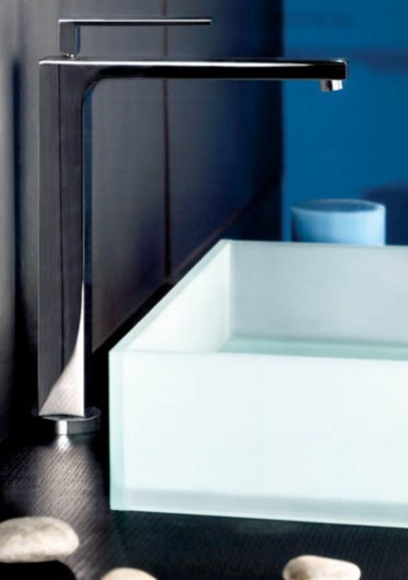 Bateria GQ 34501 - idealna do umywalek nablatowych. Od włoskiego Guglielmi. Cena - 2300 zł. CORAM POLAND