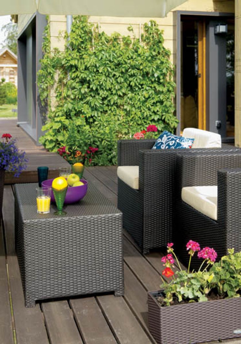 Nowoczesne meble na tarasie. Mazurskie luksusy