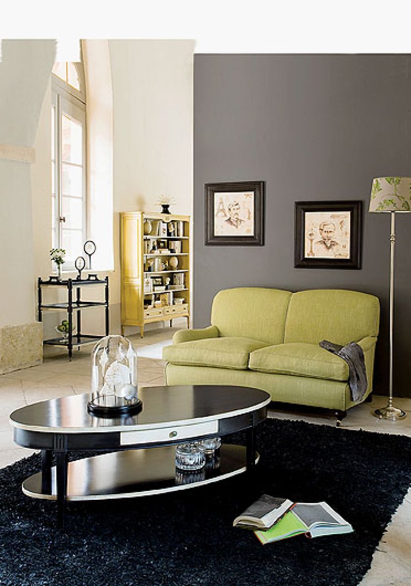 Z szufladką. GRANGE. Wybieramy stoliki kawowe