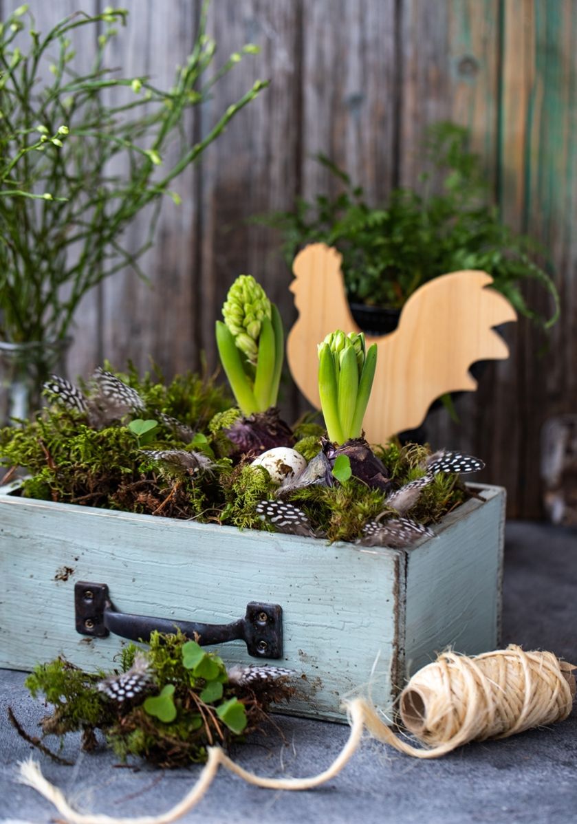 dekoracje wielkanocne na zewnatrz domu