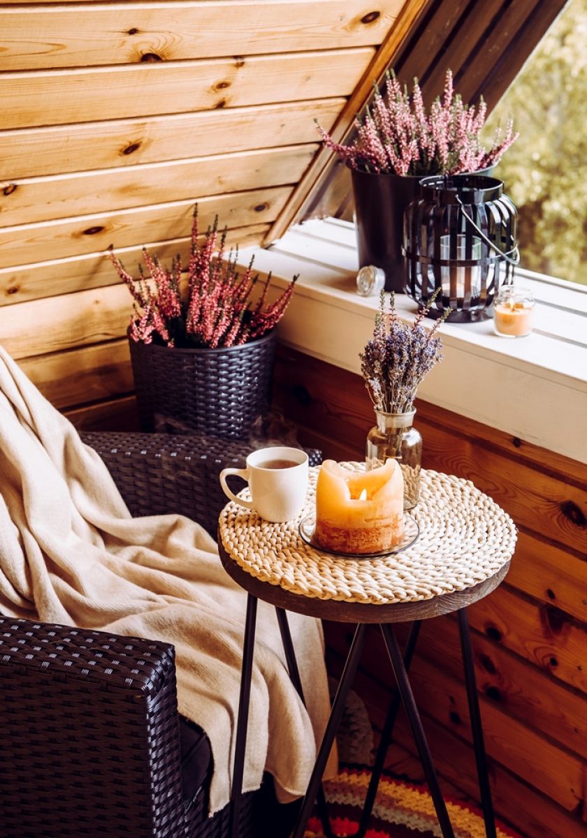 jesienny wystrój balkonu