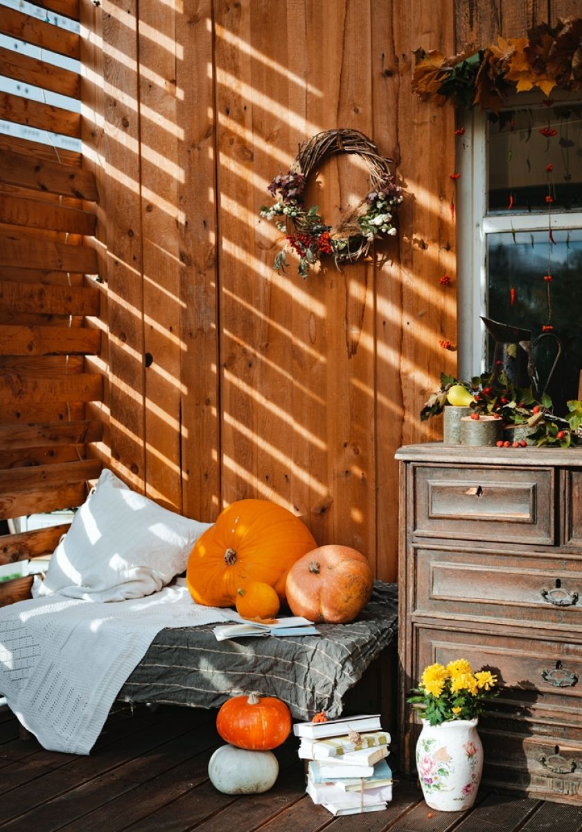jesienne dekoracje balkonu i tarasu