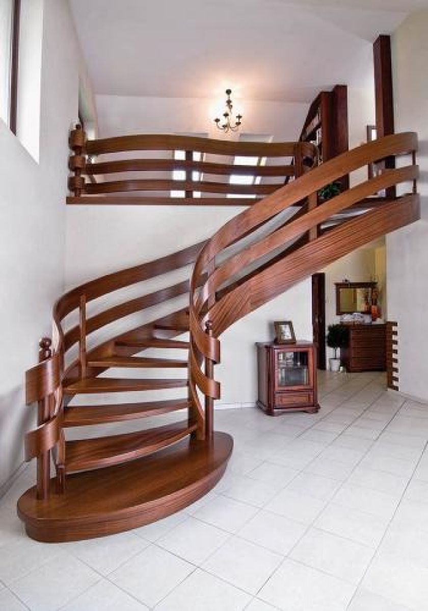 Powstawały z niego pianina, gitary i kadłuby łodzi. Tym razem z egzotycznego drewna sapella, zwanego