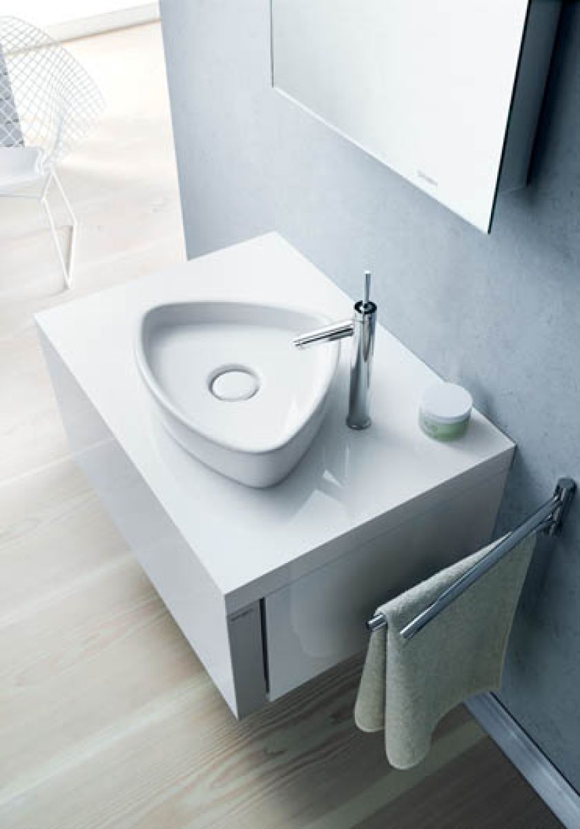 Projekt Philippe’a Starcka za 442 euro netto. DURAVIT bateria Axor Starck, ok. 2400 zł netto. HANSGROHE