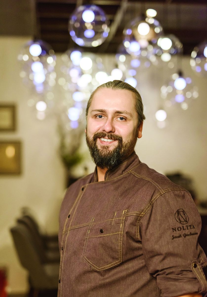 Szef kuchni Jacek Grochownia zdradza przepisy na potrawy wigilijne