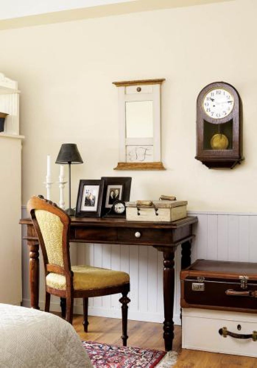 Drewniana konsola. W krainie drobiazgów