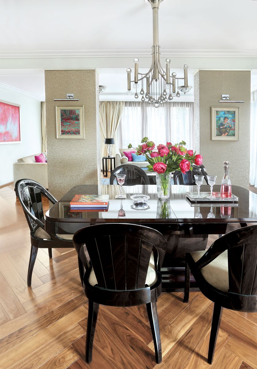 Art déco nie musi być geometryczne jak w Empire State Building. Może iść w kierunku glamour. Meble mają wtedy