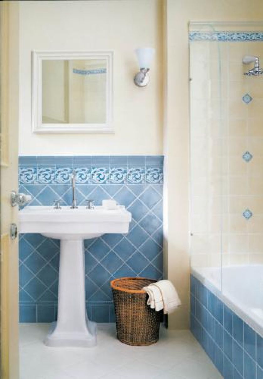 Płytki Genziana (240 zł/m²), dekor (36 zł/szt). YETI