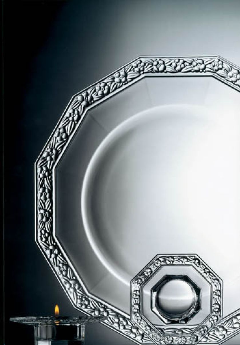 Serwis Maria Crystal: za talerz deserowy zapłacimy 240 zł, za świecznik - 80 zł. ROSENTHAL