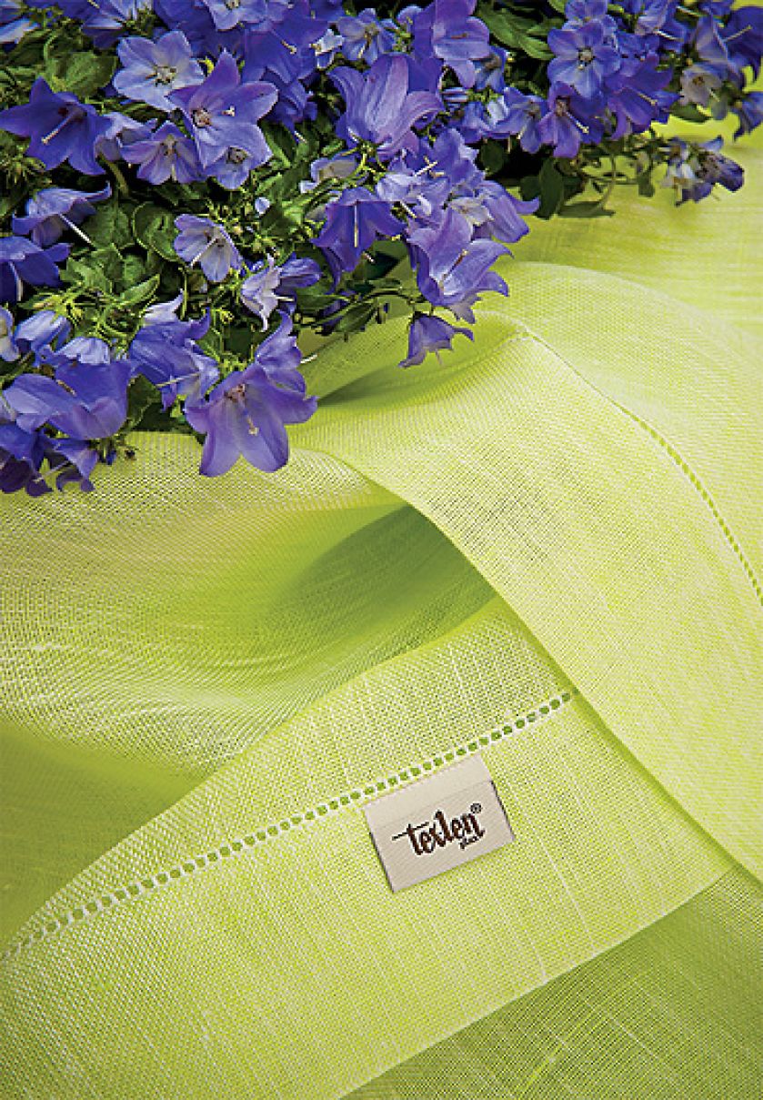 Nowoczesne kolory lnu w Lnianym Zaułku.