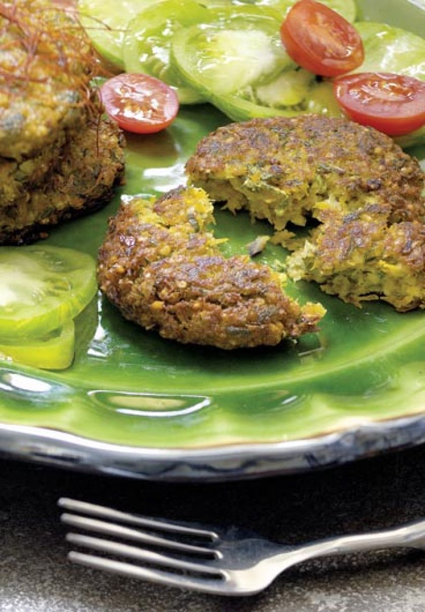 Placuszki z kaszki bulgur przyprawione ziołami.