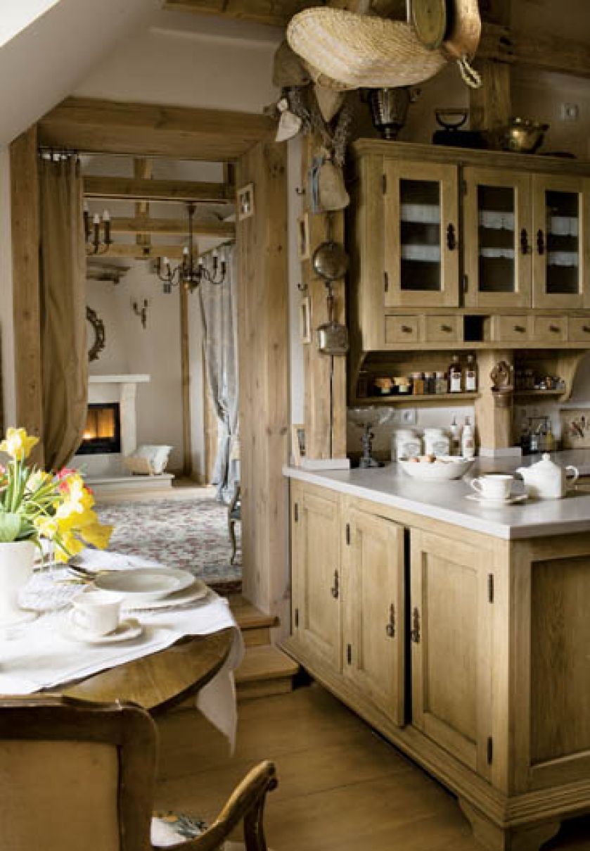 Meble kuchenne z drewna.