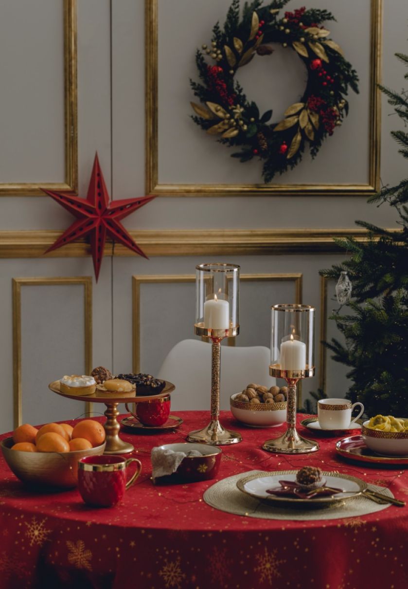 czerwone dekoracje do domu na boże narodzenie