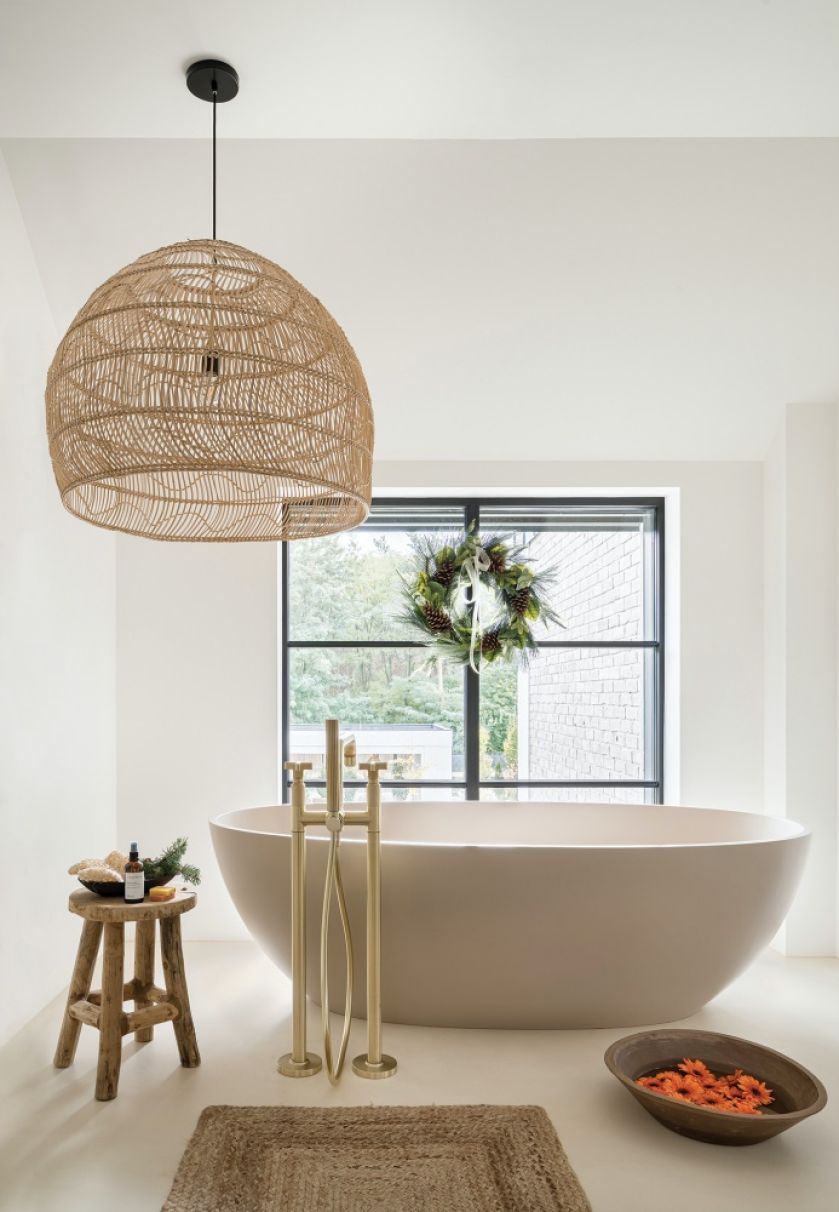 przytulna łazienka w naturalnych kolorach