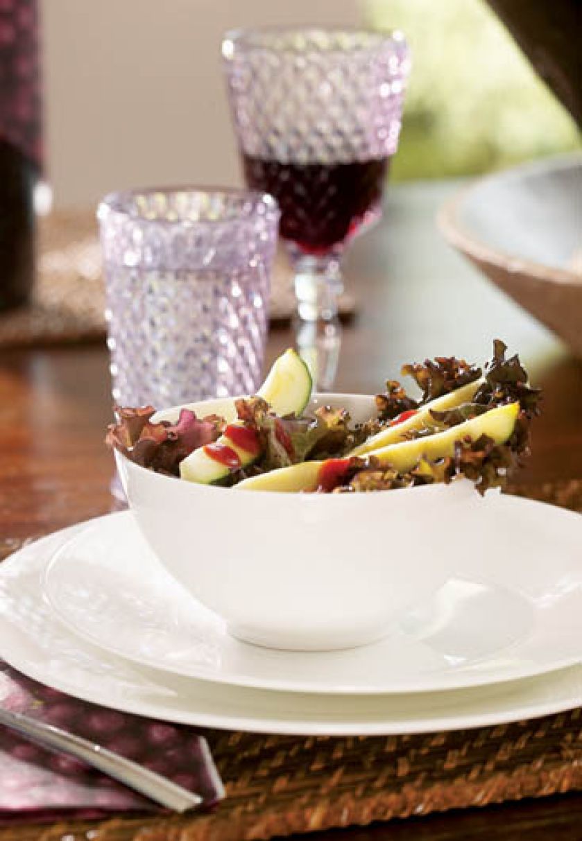 Apartament w parku nad stawem ma wszystkie zalety willi z ogrodem. Nowoczesny i wygodny.