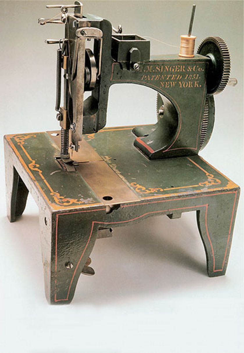 Historia wynalezienia maszyny do szycia z seksem w tle.