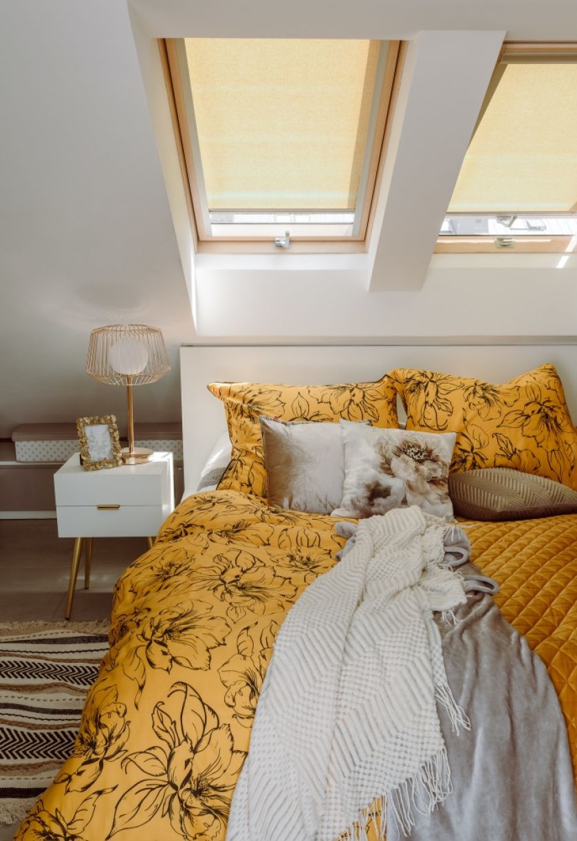 jak ocieplić wnętrze sypialni dodatkami